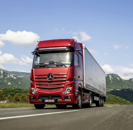 L-754 Mercedes Benz